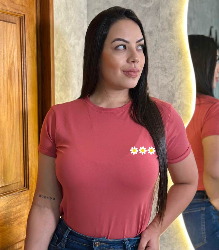Camiseta "Florecitas a un lado"